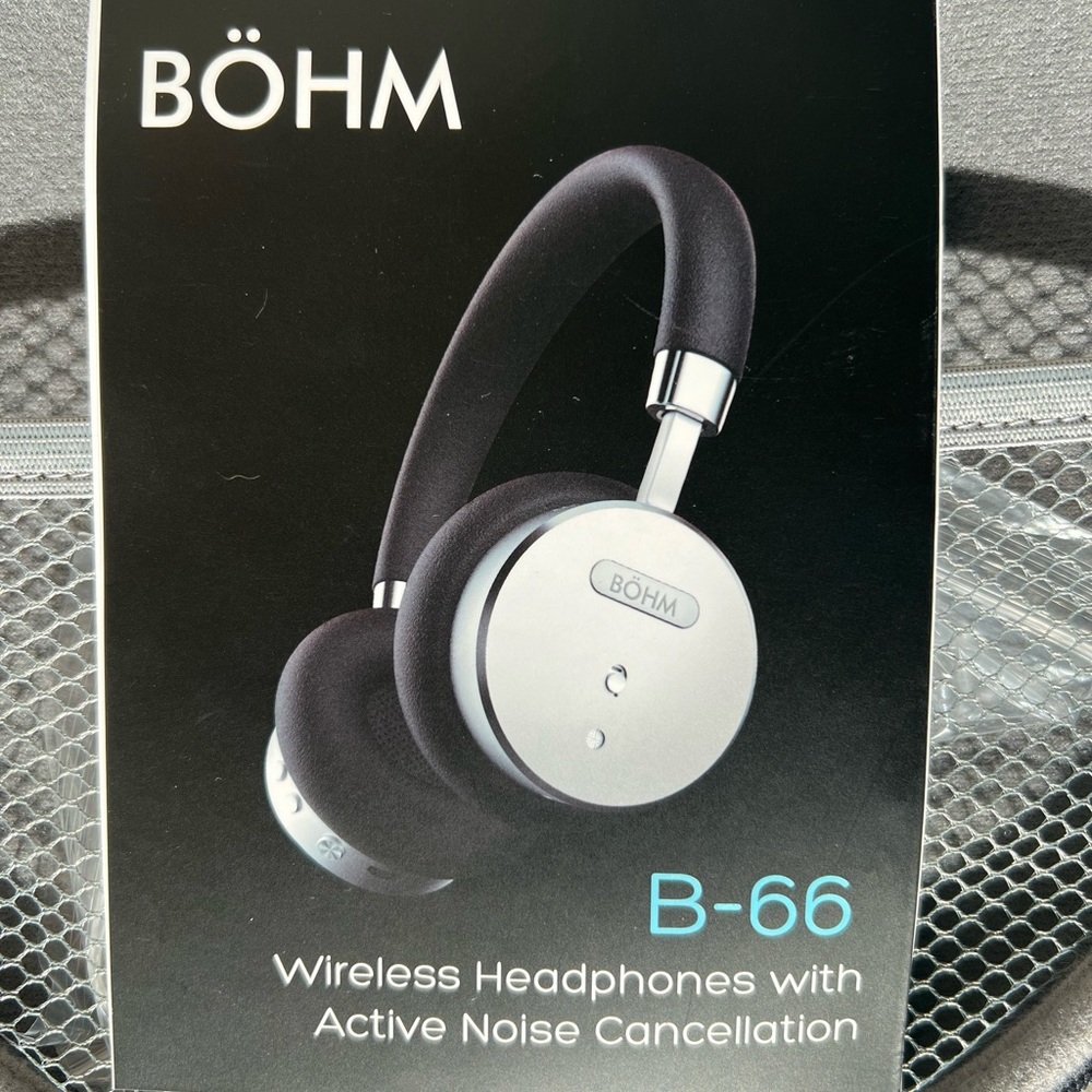 NEW!!! Noise canceling/wireless BOHM head phones!
